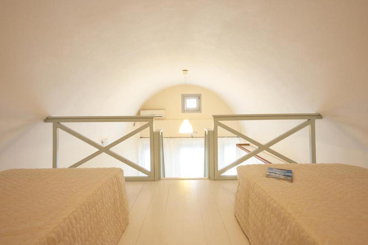 Santorini Med Homes - Sunday Apartment Mesaria Exterior foto